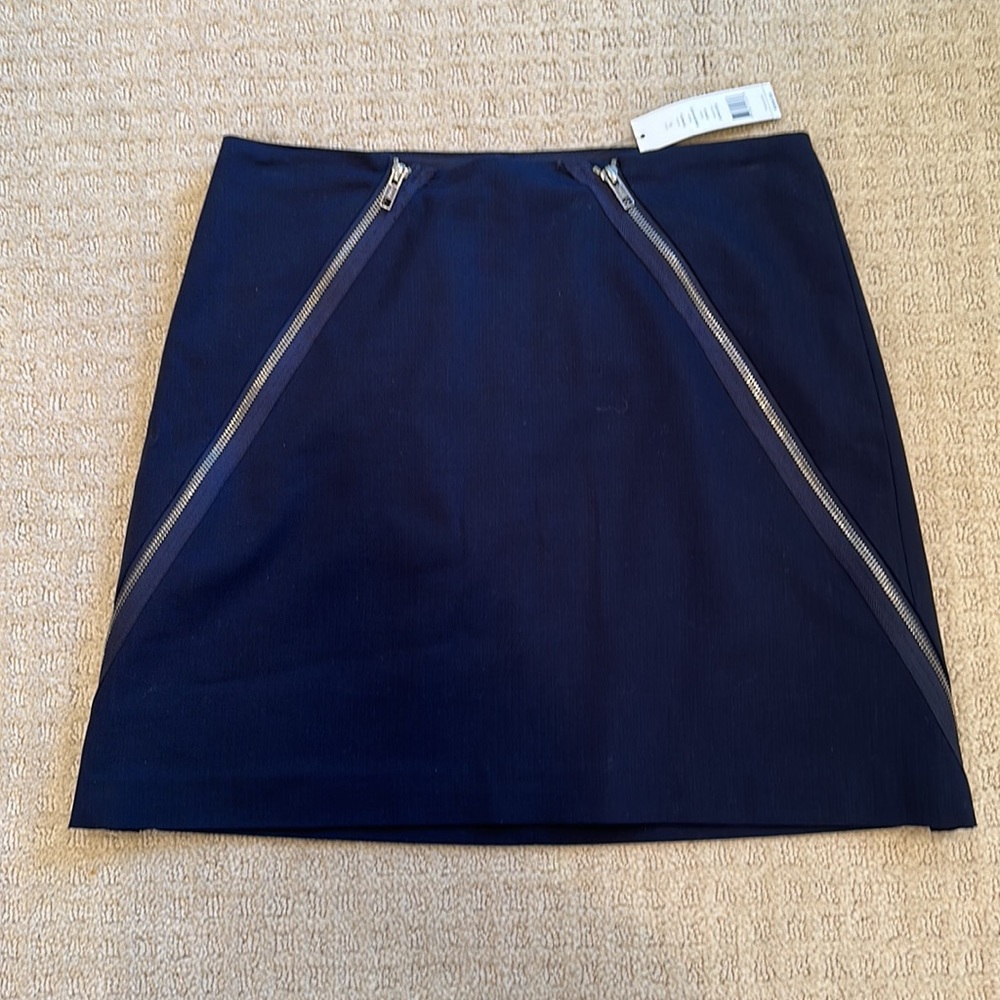Nwt Theory zipper skirt navy size 6 Seneca